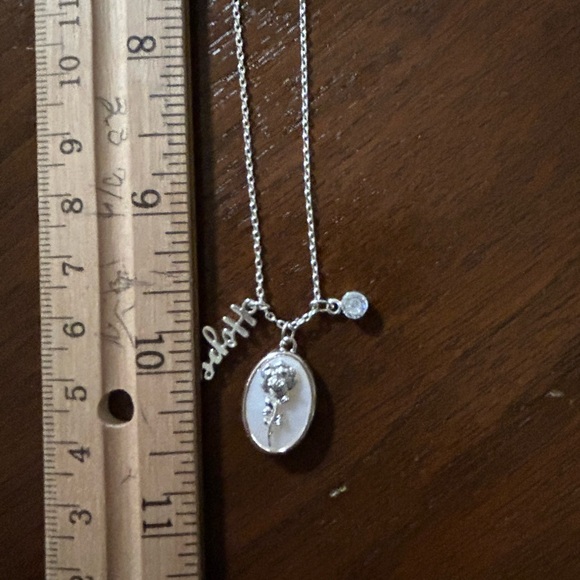 ! Hope Necklace, silver tone, New.
Pretty & Dainty, Breast Cancer - Picture 6 of 7